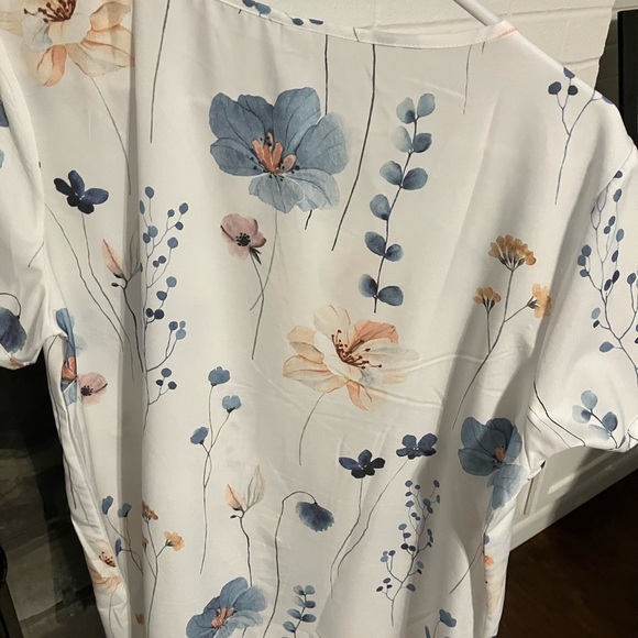 Flowery two piece short set size XL - Picture 3 of 5